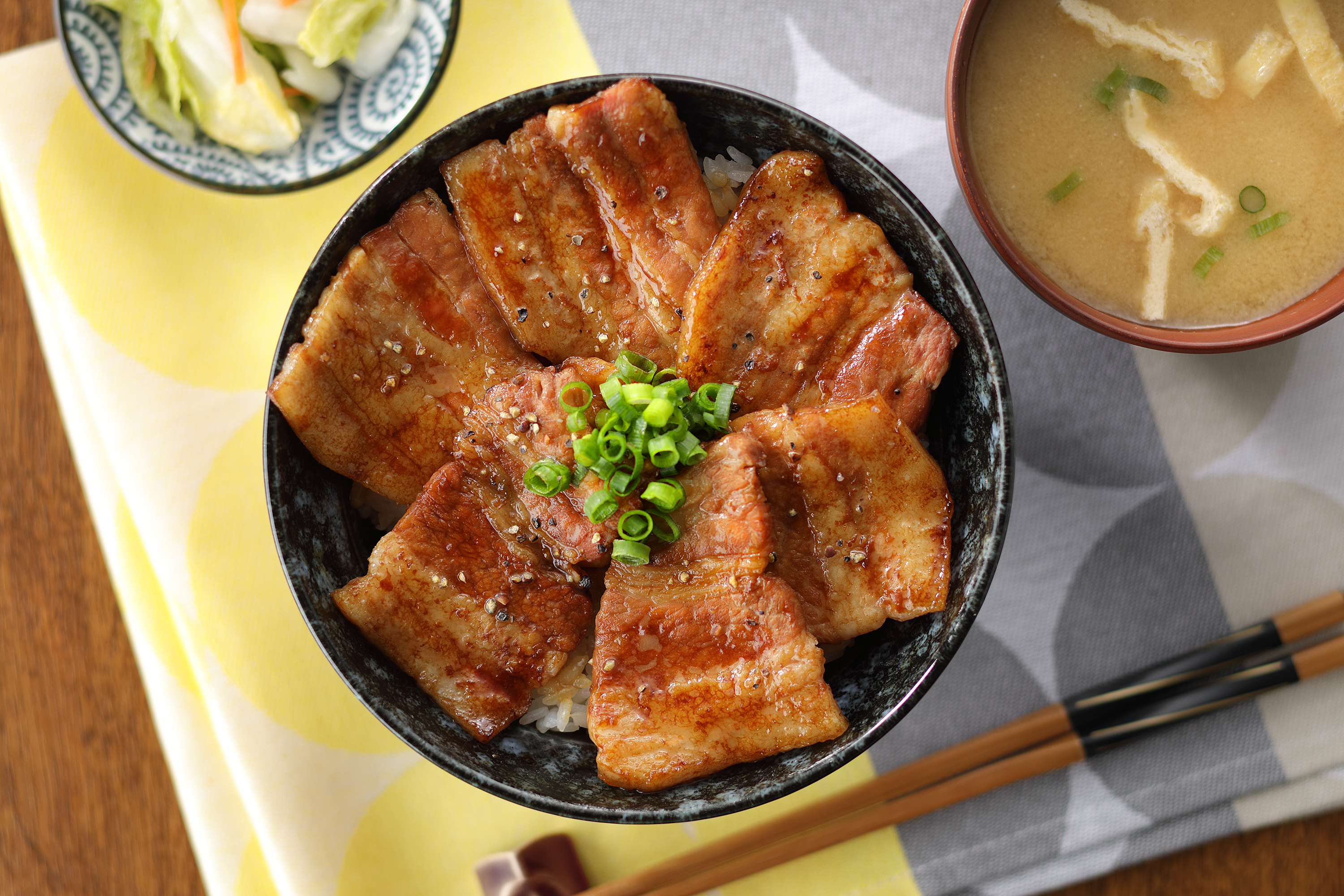 厚切りカルビ十勝豚丼