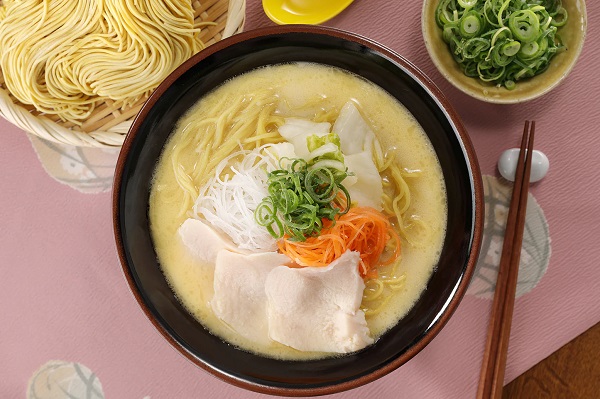 鶏白湯ラーメン
